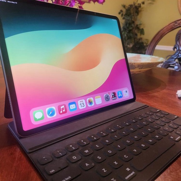 iPad Pro 6th generation. Wi-Fi 256 Gb